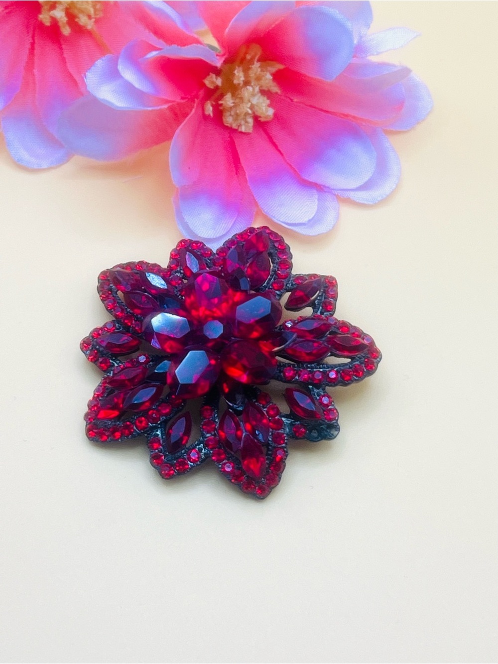 Vintage marquise Red stone flower cluster brooch pin